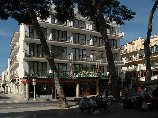 巴利阿尔酒店