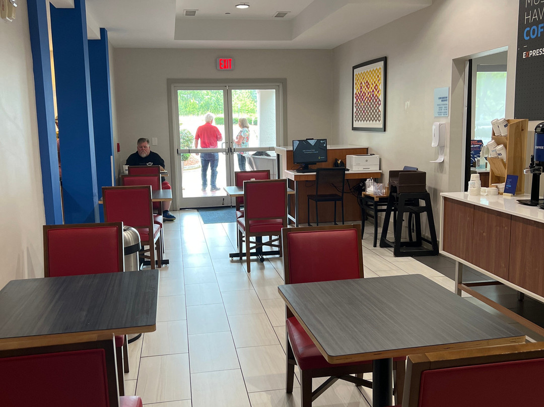 Holiday Inn Express & Suites Lagrange By IHG主图