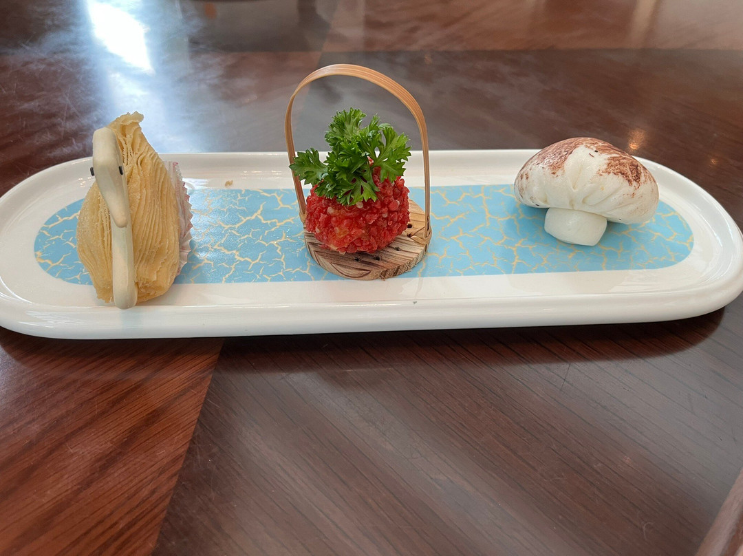 BLOSSOM Restaurant