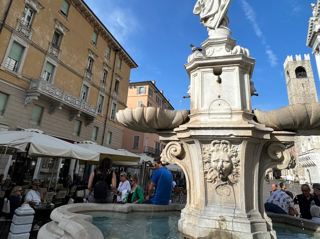 Piazza Paolo VI-布雷西亚必去景点