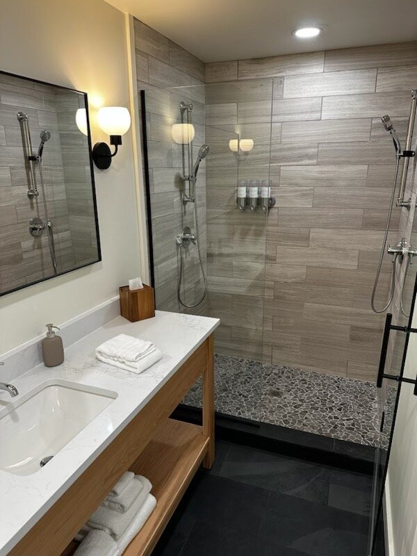 The Nehalem River Inn主图