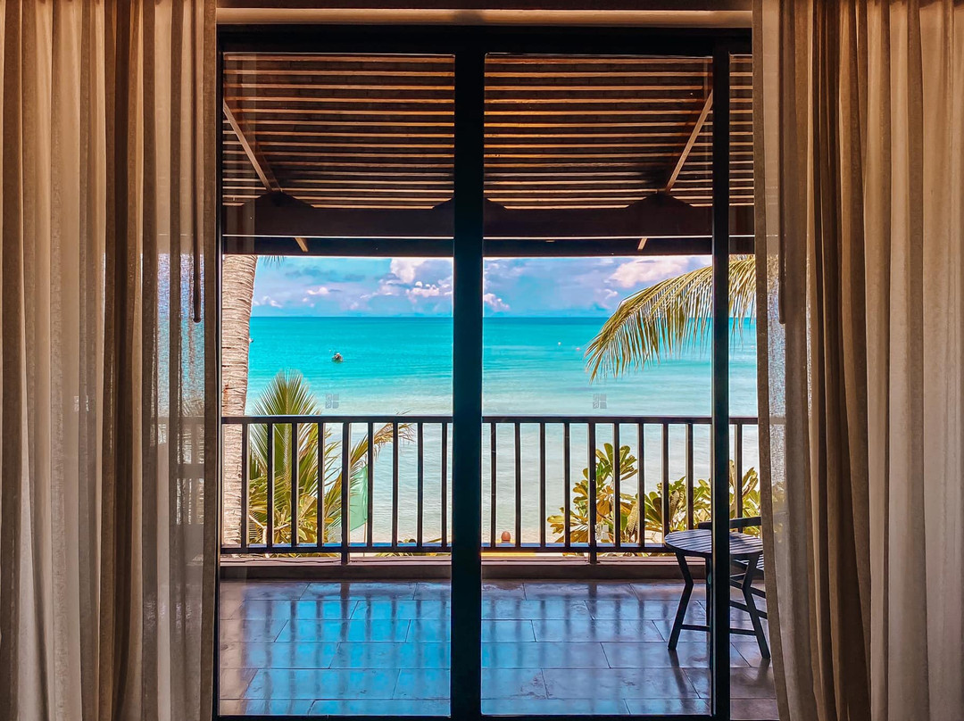 武里拉莎帕岸岛酒店主图