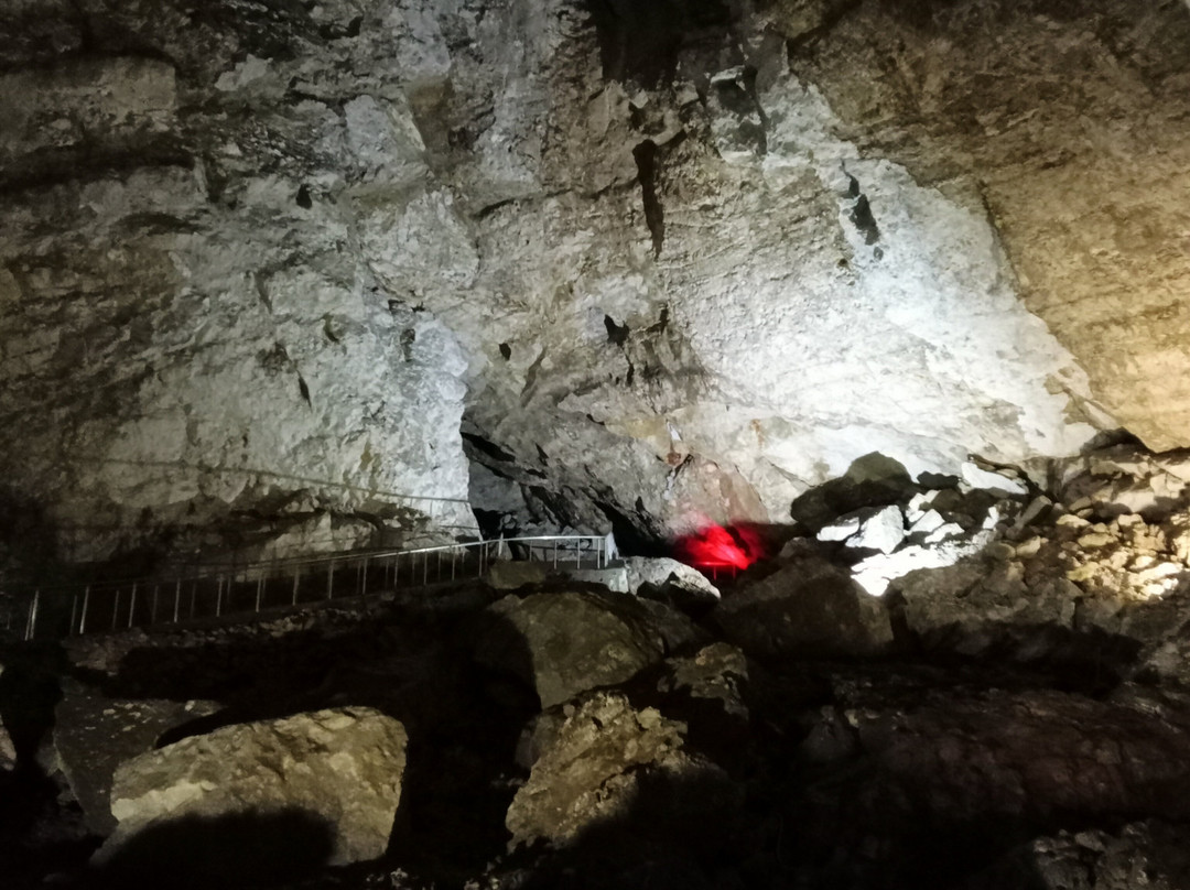 New Athos Cave-New Athos必去景点