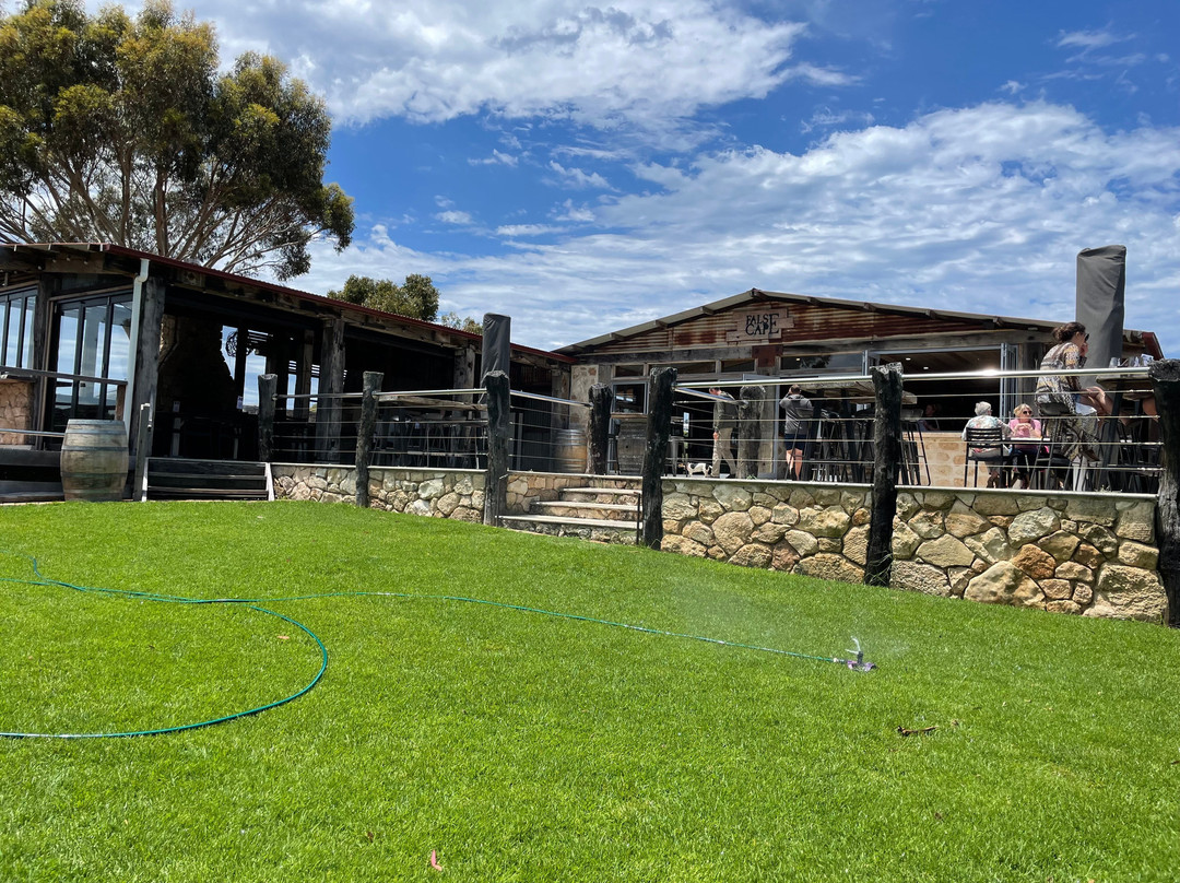 Kangaroo Island Tours & Bus Charters景点图片