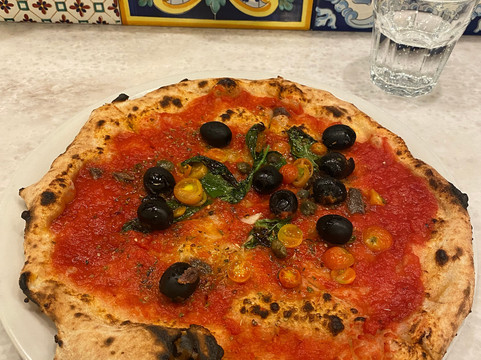 ピッツェリア エ バール ラ・ジョストラ