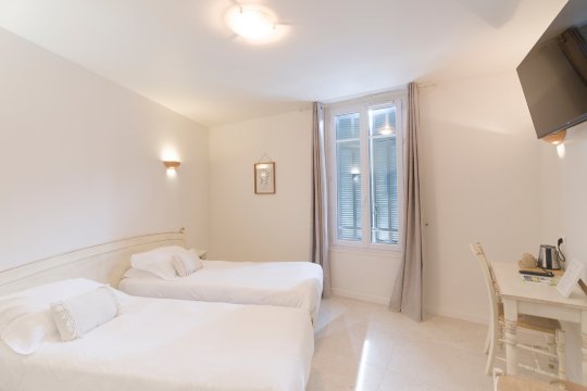 戈若普 - 戈蒂勒酒店-客卧