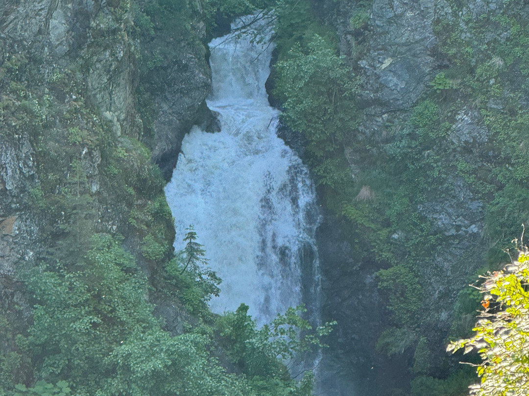 Thunderbird Falls-安克雷奇必去景点