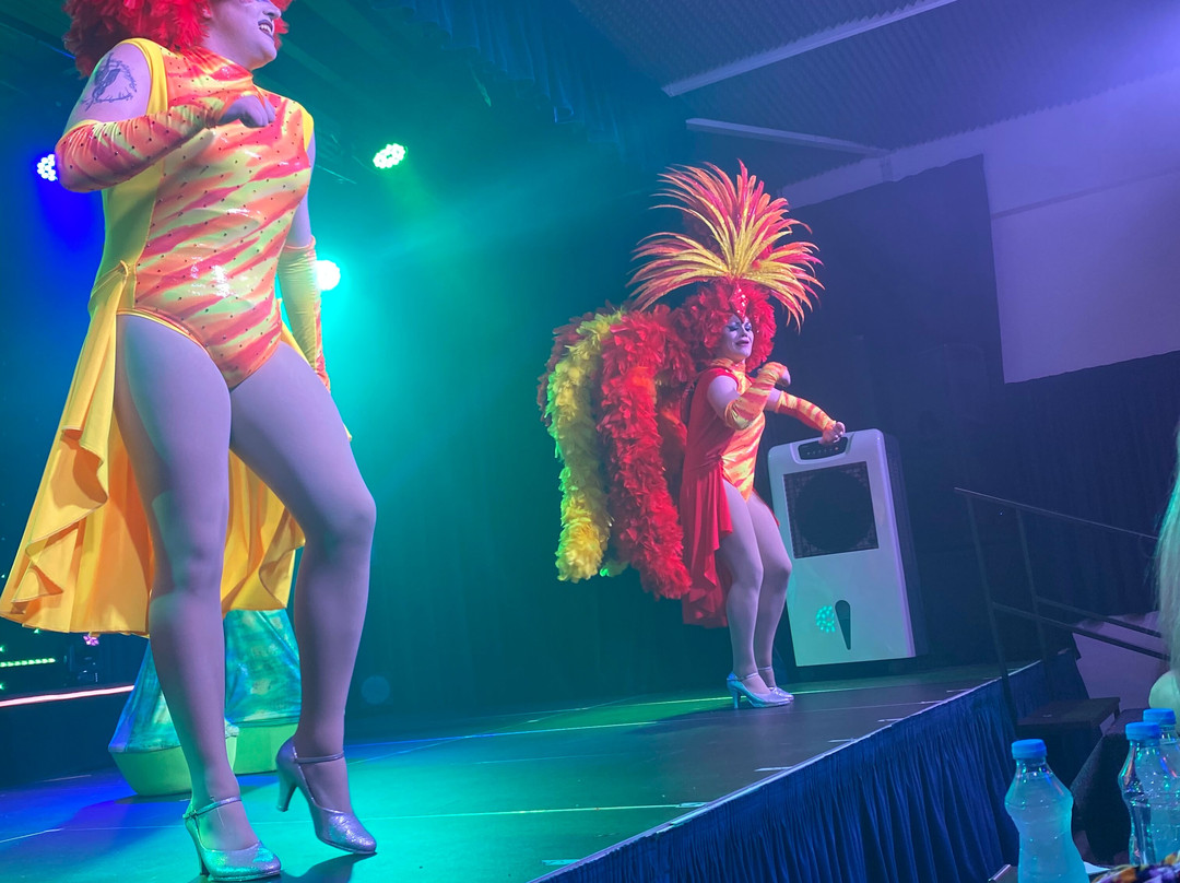 Stardust Variety Show-Vrysoulles必去景点