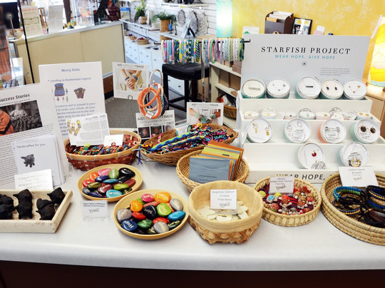 Crossroads Fair Trade Goods And Gifts-布卢明顿必去景点