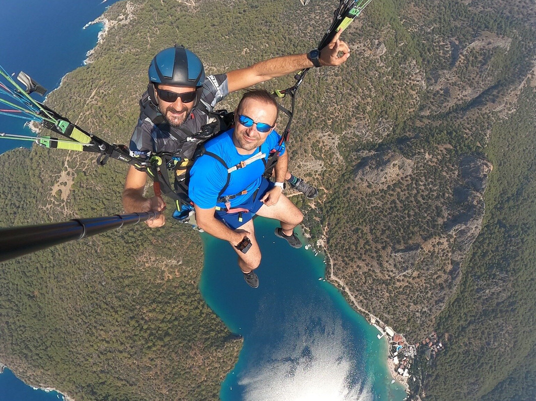 Airborne Paragliding景点图片