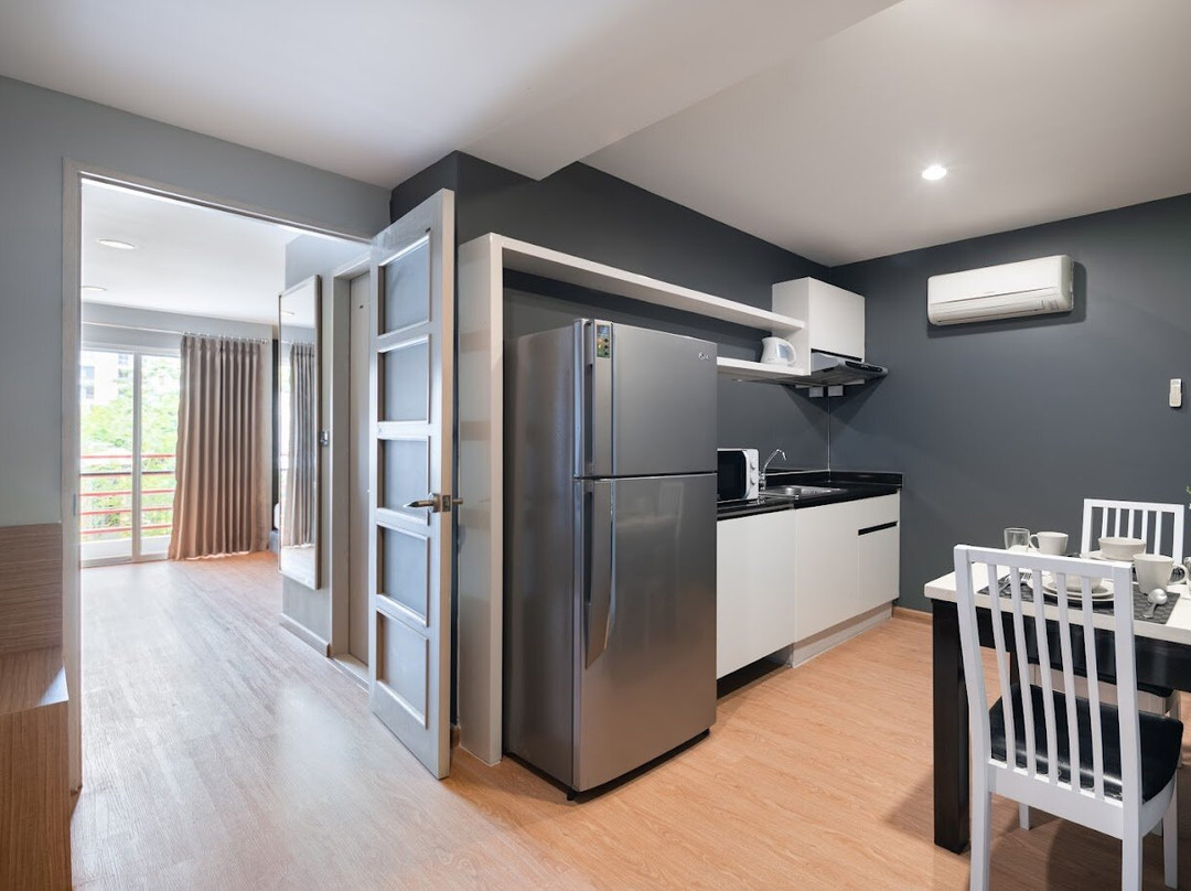 曼谷埃切克沙同酒店主图