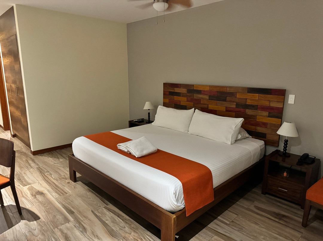 Ilalo Garden Hotel & Restaurant主图