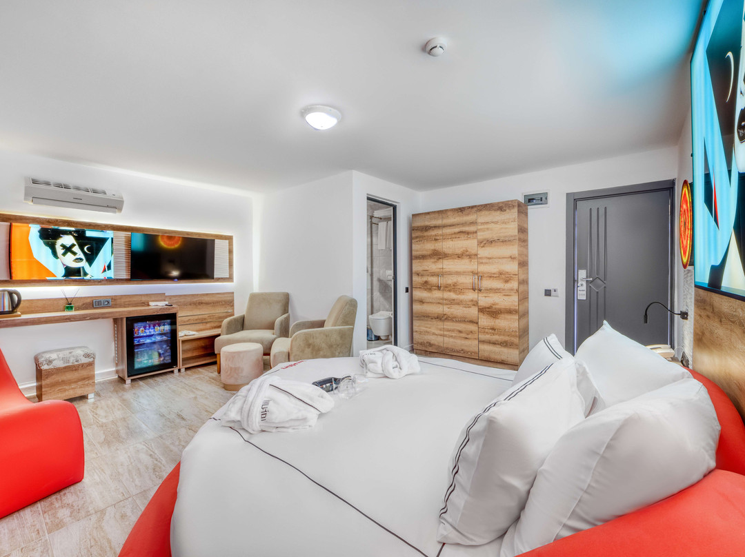 İllusion Beach Club Hotel主图