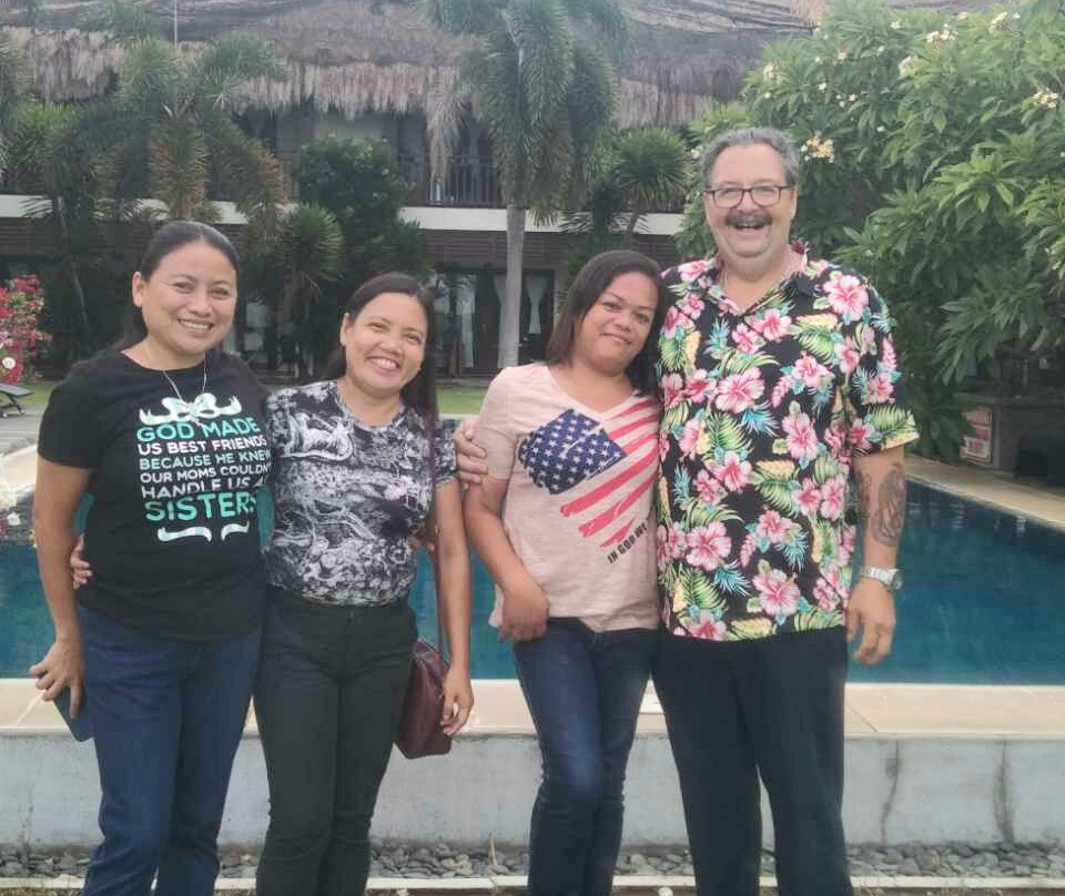 蔚蓝潜水瑜伽度假村主图