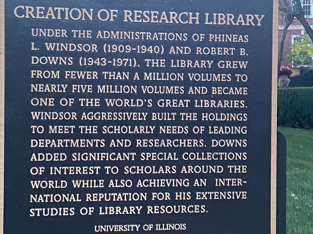 Main Library at University of Illinois-厄巴纳必去景点