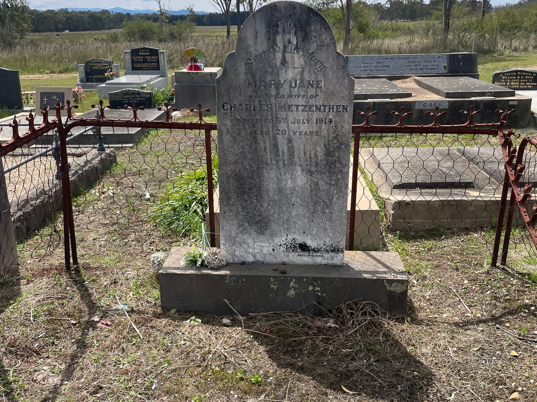 Briagolong Cemetery-Briagolong必去景点