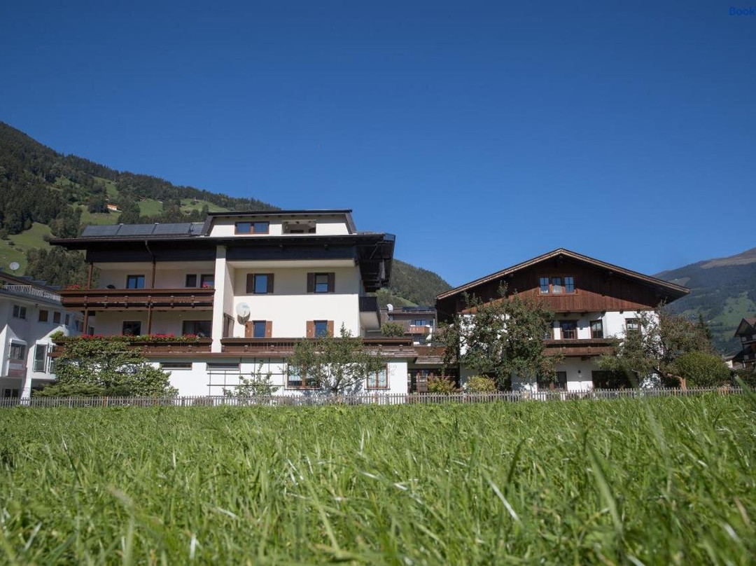 Zell am Ziller酒店住宿-Gastehaus Schneeberger