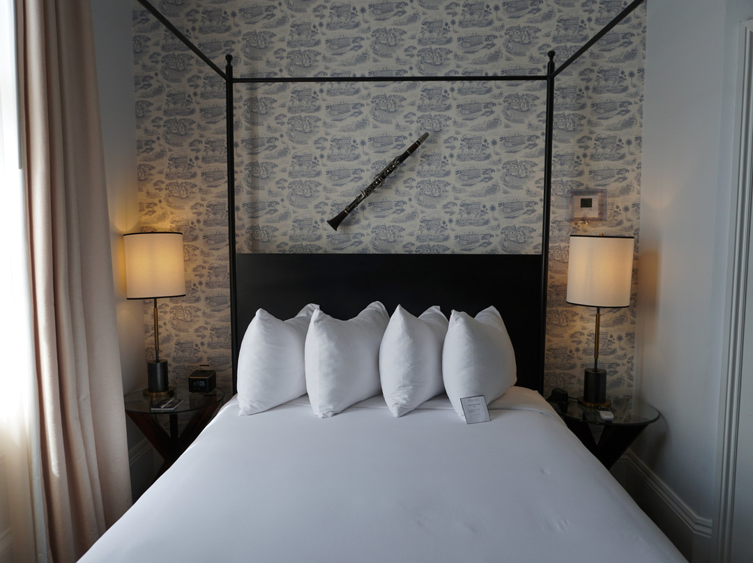 亨利霍华酒店主图