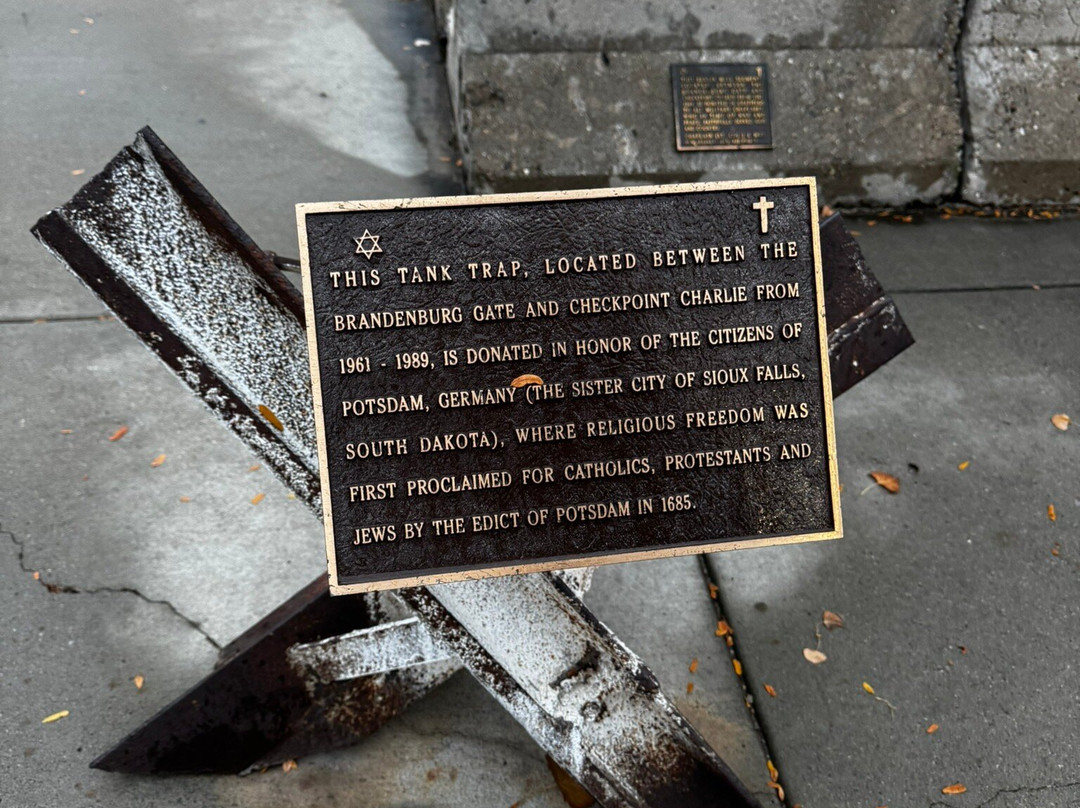 Berlin Wall Exhibit-拉皮德城必去景点