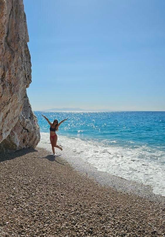 Himara Beach Hopping Tours景点图片