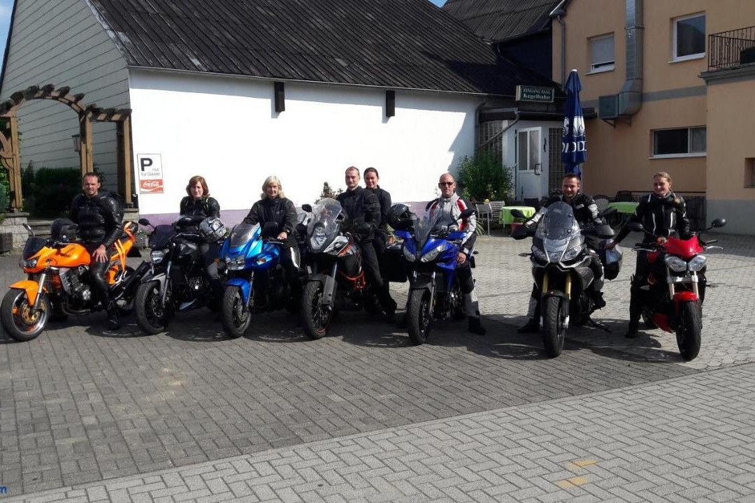 Leienkaul酒店住宿-Gasthaus am Brunnen