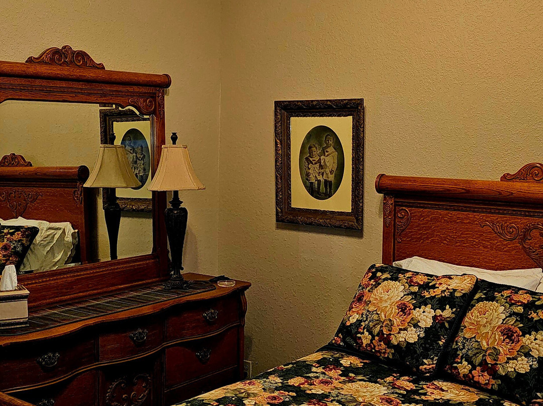 Heritage House Bed & Breakfast主图