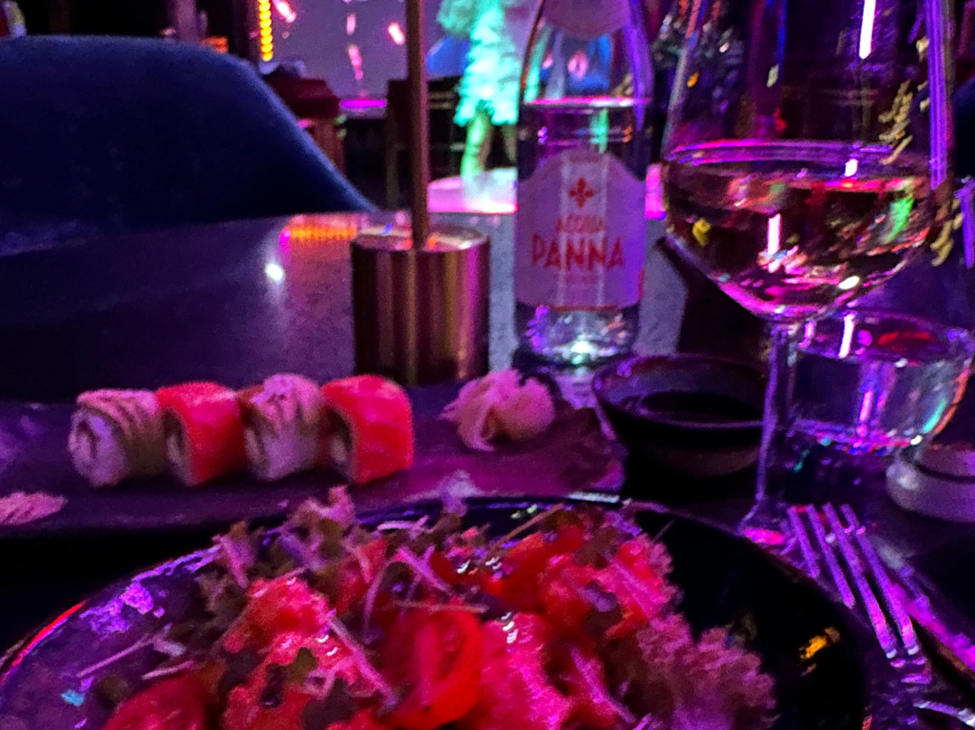 Molodost' Restaurant & Karaoke Club主图