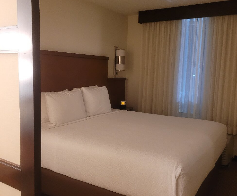 Hyatt Place Chicago/Naperville/Warrenville主图