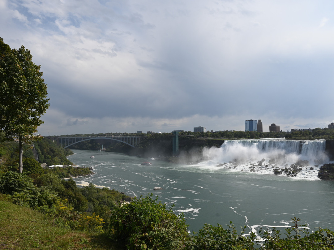 Rainbow Bridge-尼亚加拉大瀑布必去景点