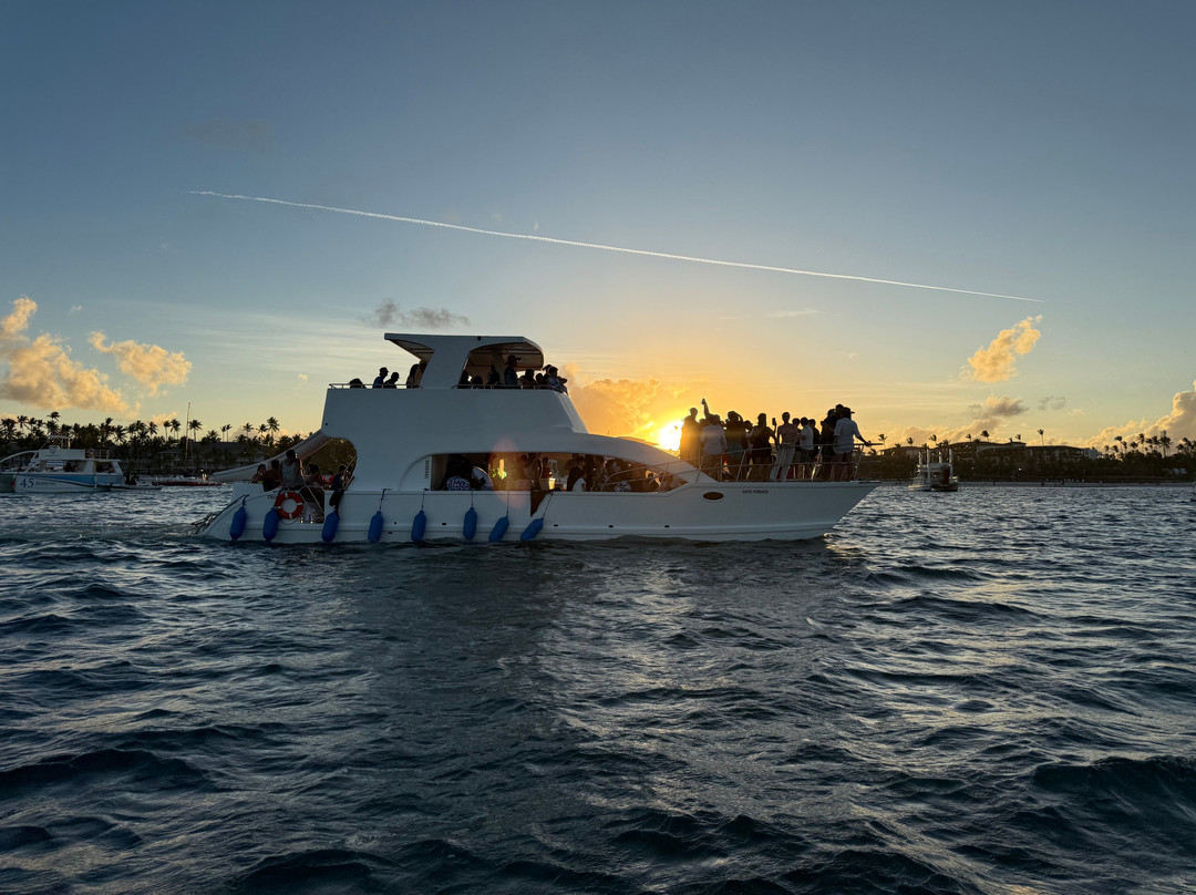 Going Party Boat-蓬塔卡纳必去景点
