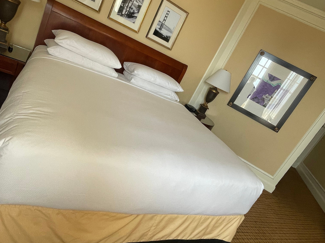 The InterContinental Mark Hopkins building-旧金山必去景点