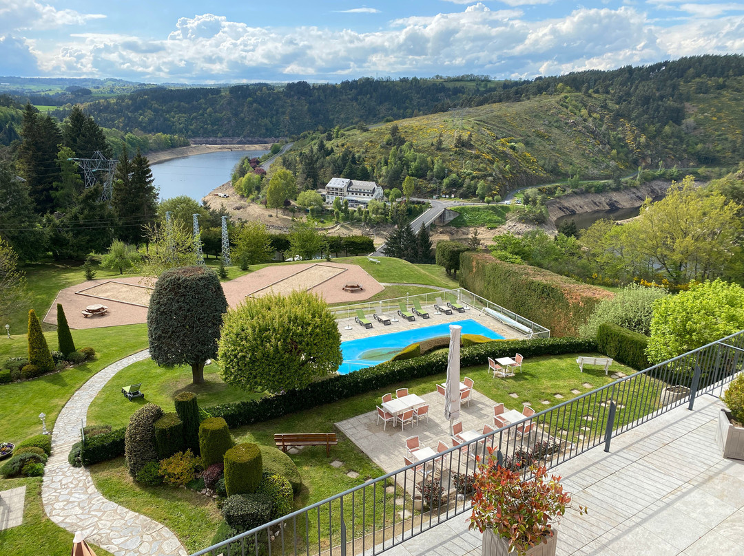 Logis Hôtel Beau-Site主图