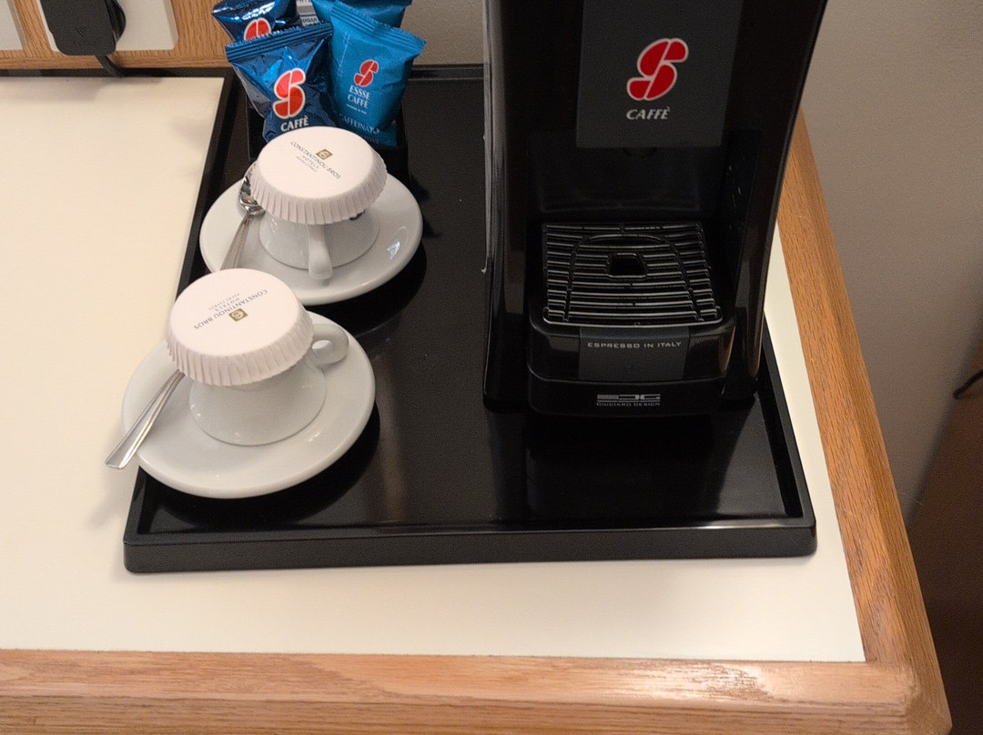 康斯坦丁诺雅典娜海滩酒店主图