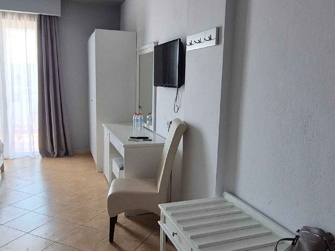 Krini Beach Hotel主图