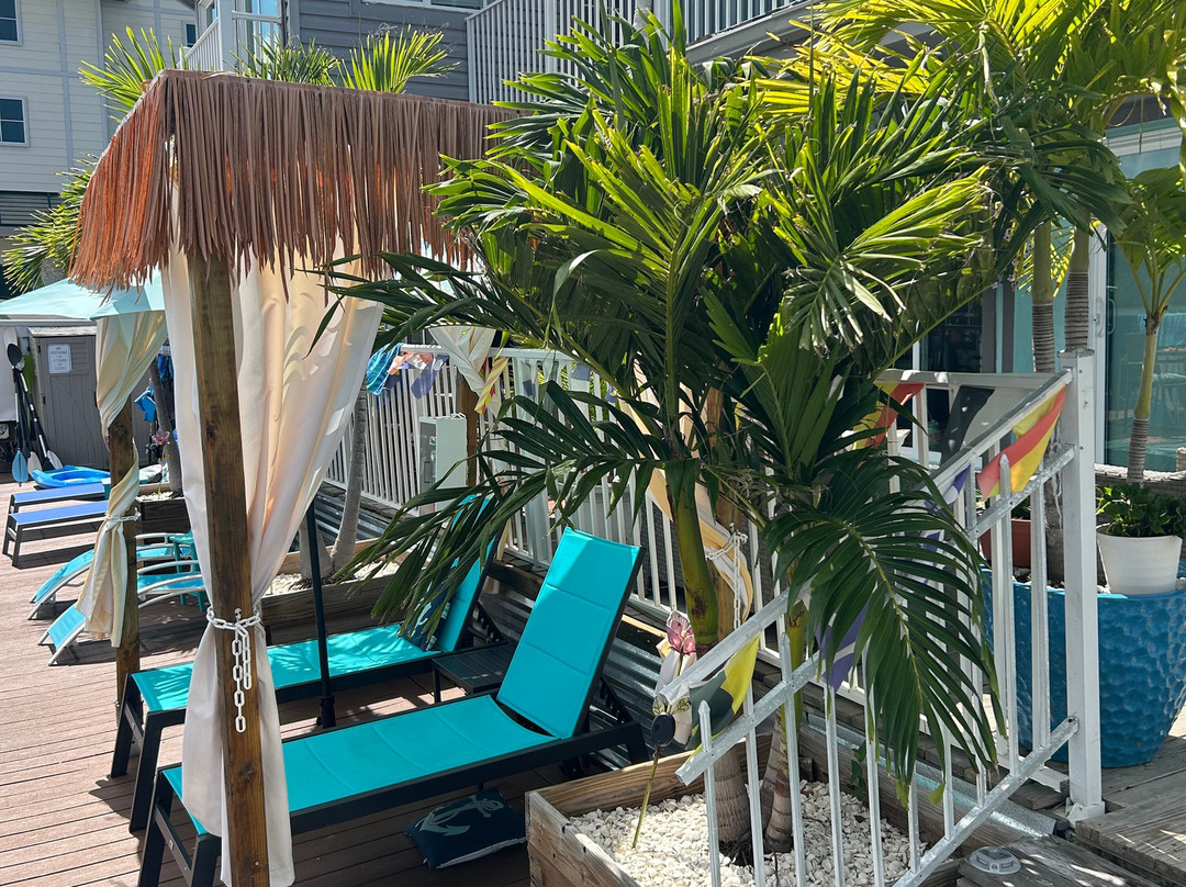 Latitude 26 Waterfront Boutique Resort主图