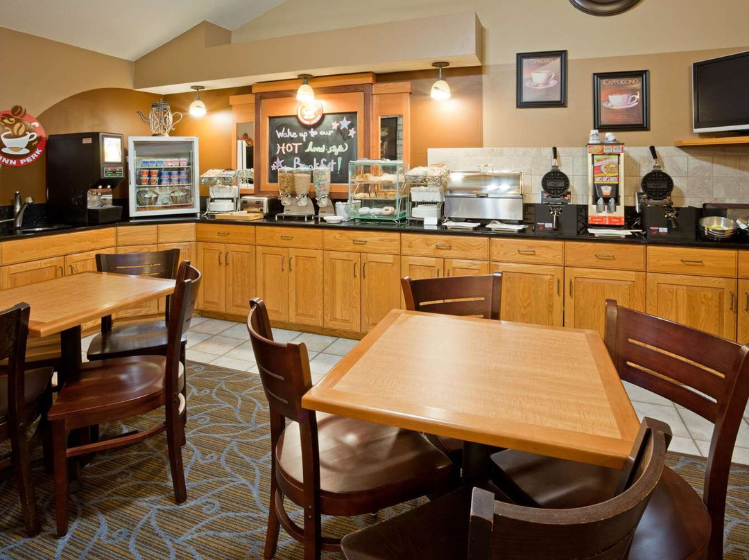 AmericInn by Wyndham Princeton MN主图