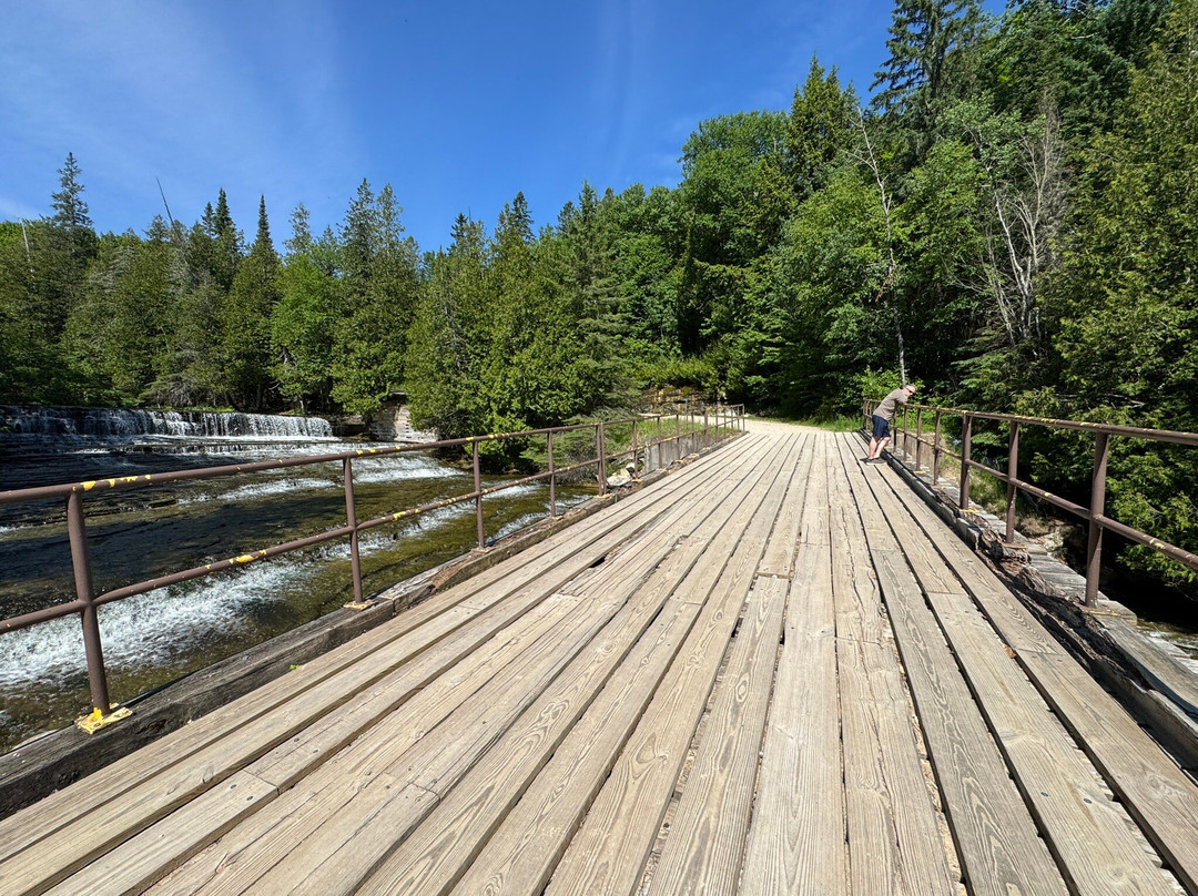 Au Train Falls-缪尼辛必去景点