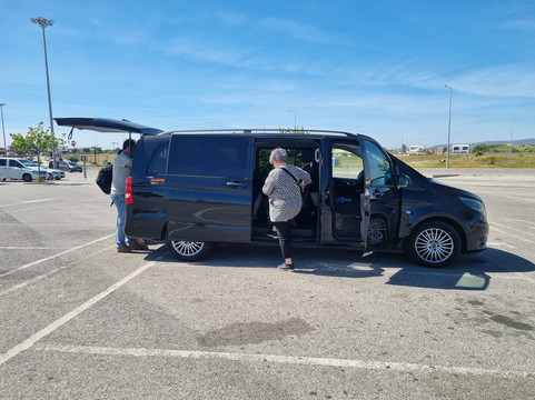 Funny Orange Transfers-法罗必去景点