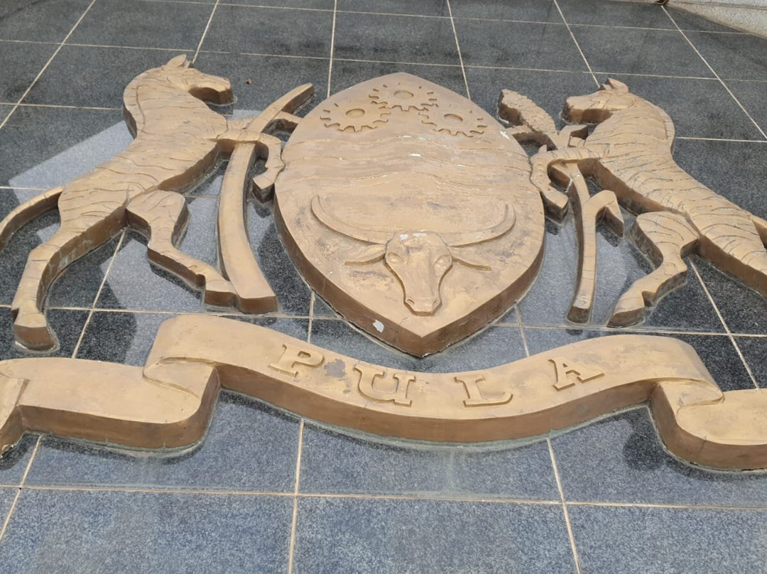Three Chiefs' Statues-嘉伯隆里必去景点