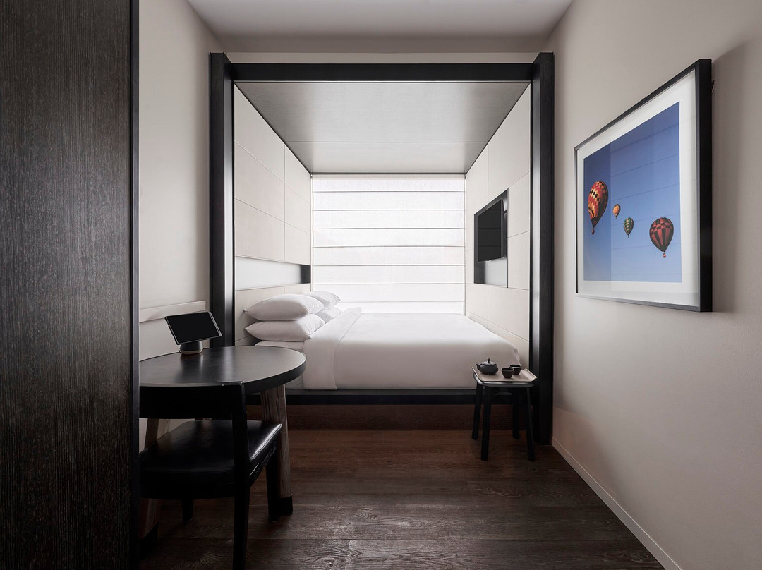 小国度酒店主图