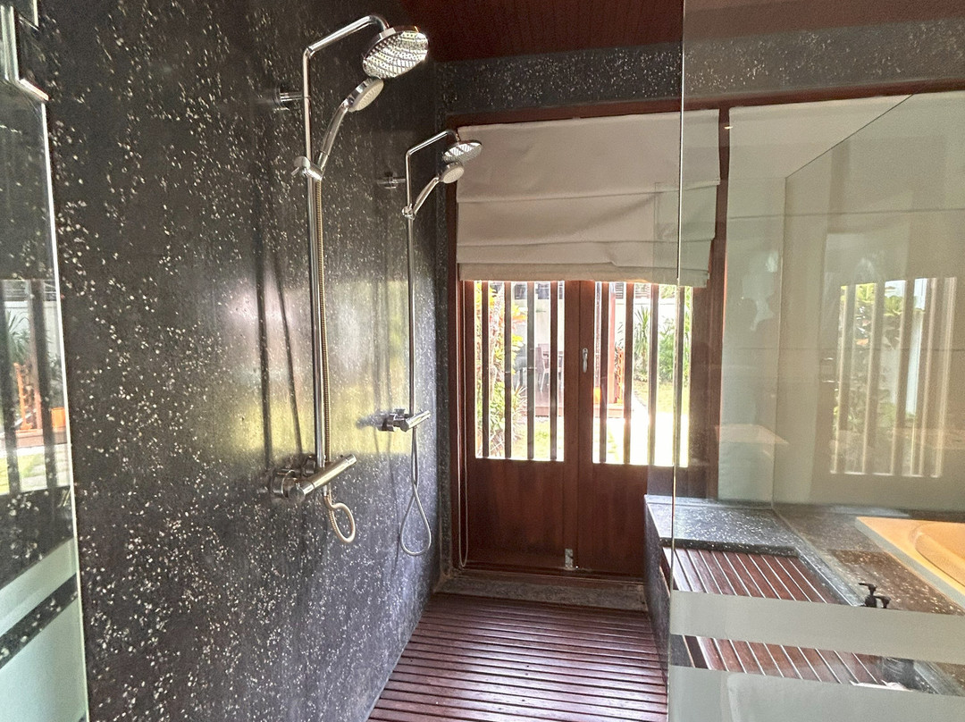 巴厘岛赛米亚酒店主图