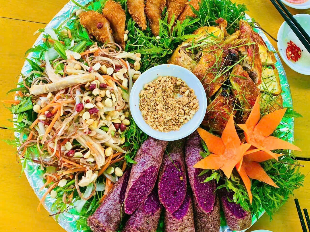 Tiệm Gà Tuk Tuk Sapa