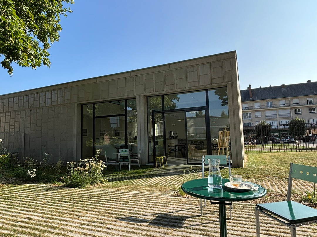 Le Quadrilatère-博韦必去景点