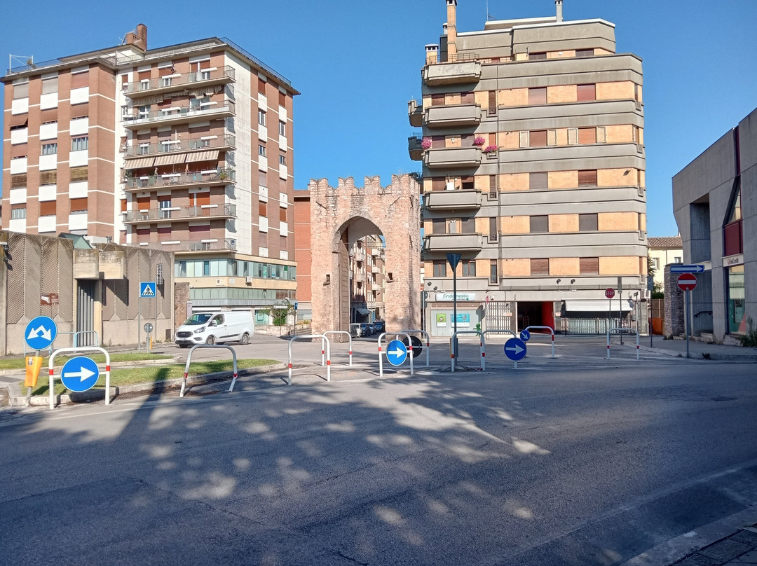 Porta San Felicianetto-福利尼奥必去景点