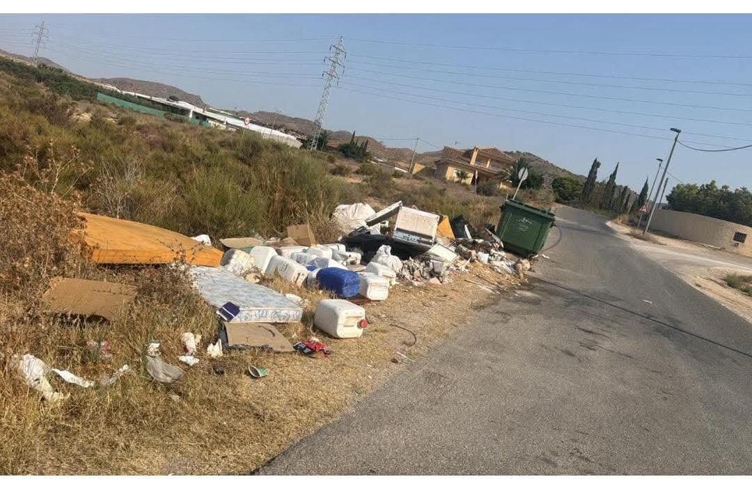 Playa Del Rihuete-穆尔西亚马萨龙港必去景点