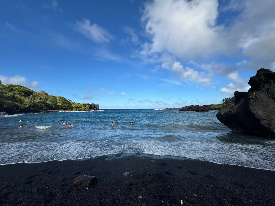 Honokalani Black Sand Beach-哈纳必去景点