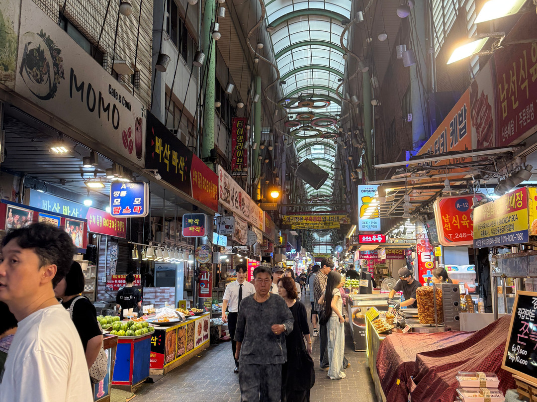 Bupyeong Market-釜山必去景点