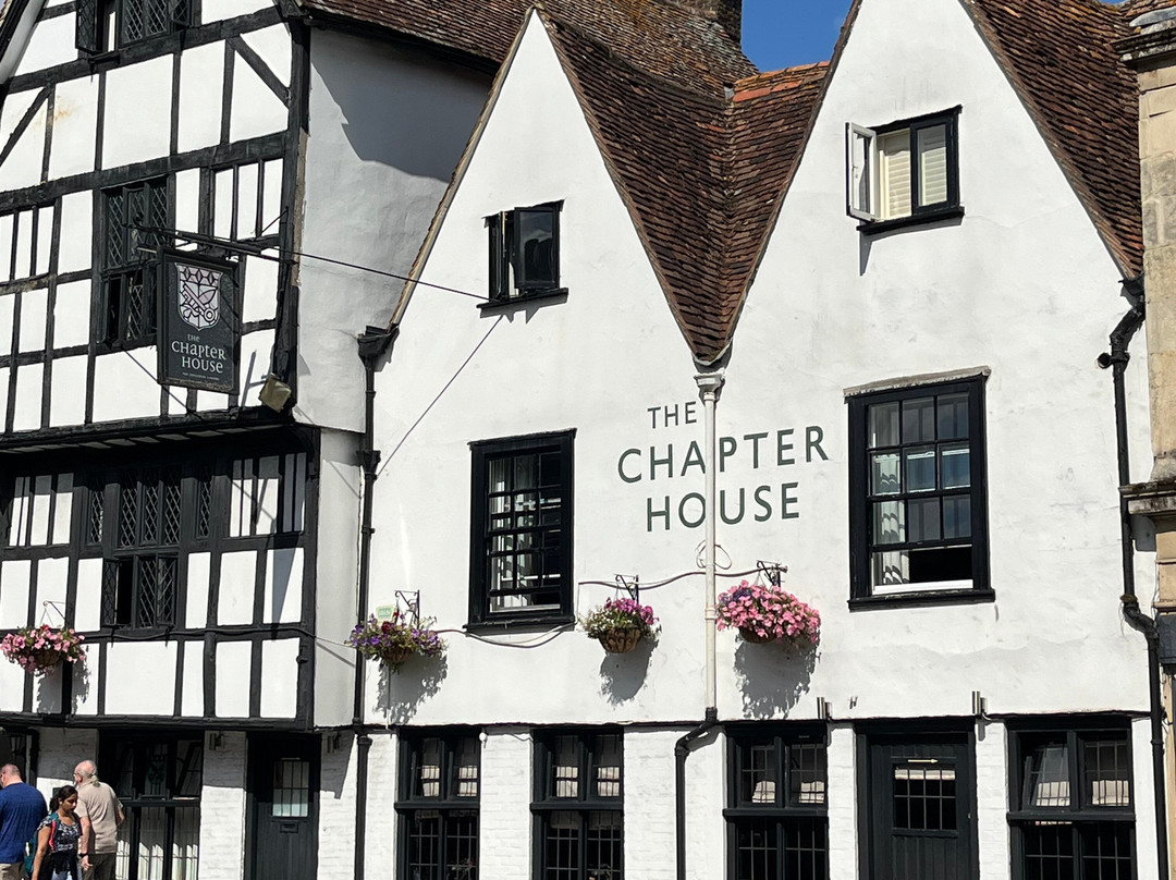 The Chapter House主图