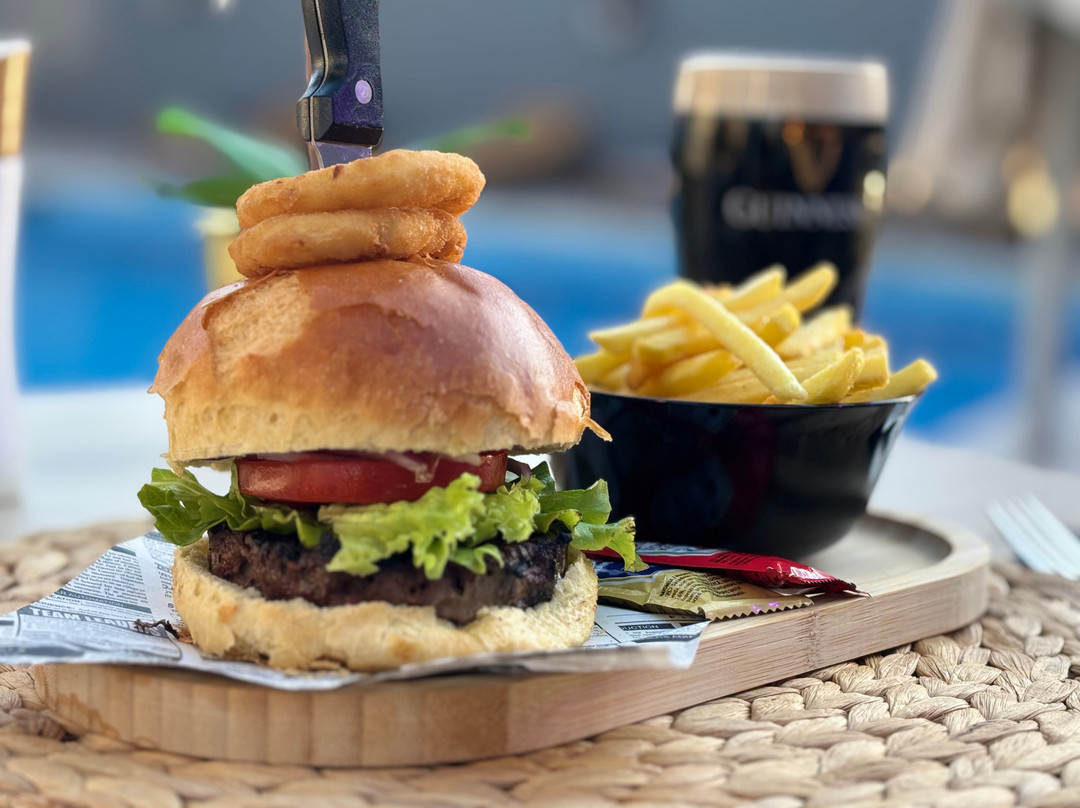 Frankie's Bar & Grill