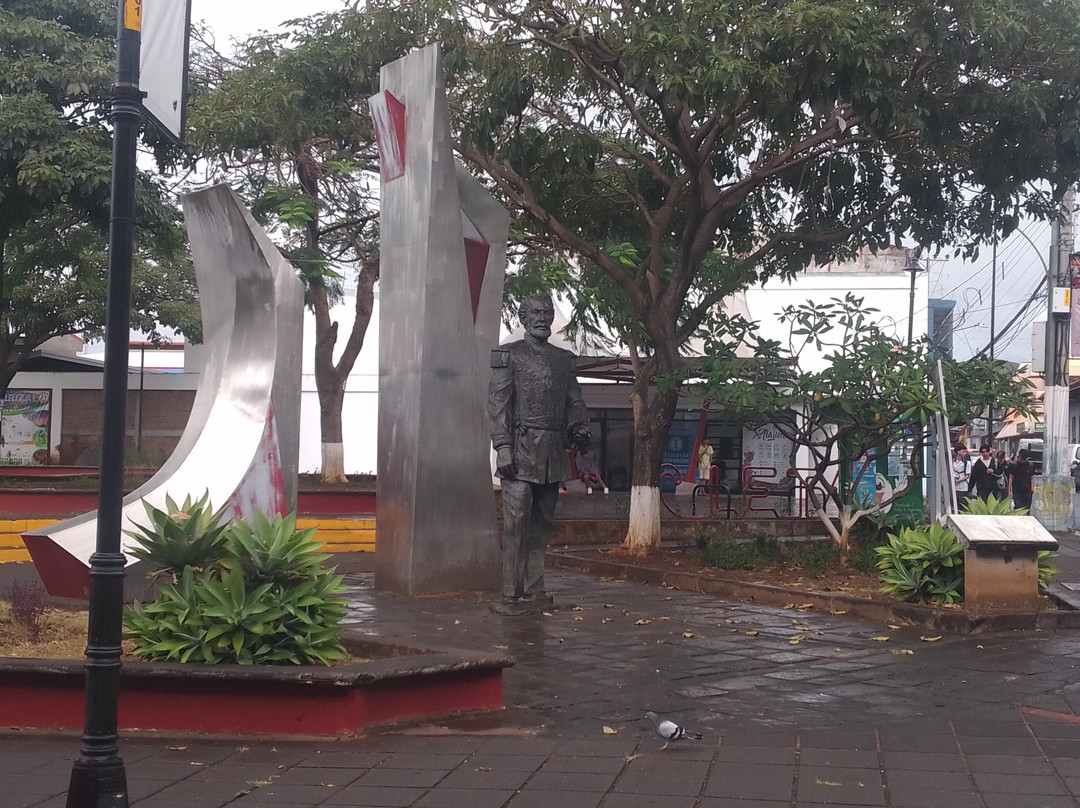 monument of Tomas Guardia-阿拉辉拉必去景点